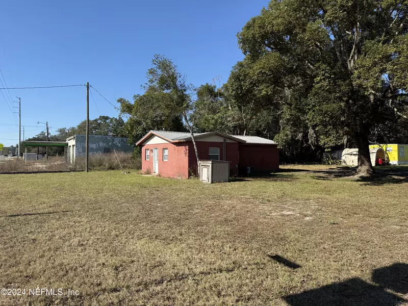 694 STATE ROAD 20, Palatka, FL 32177