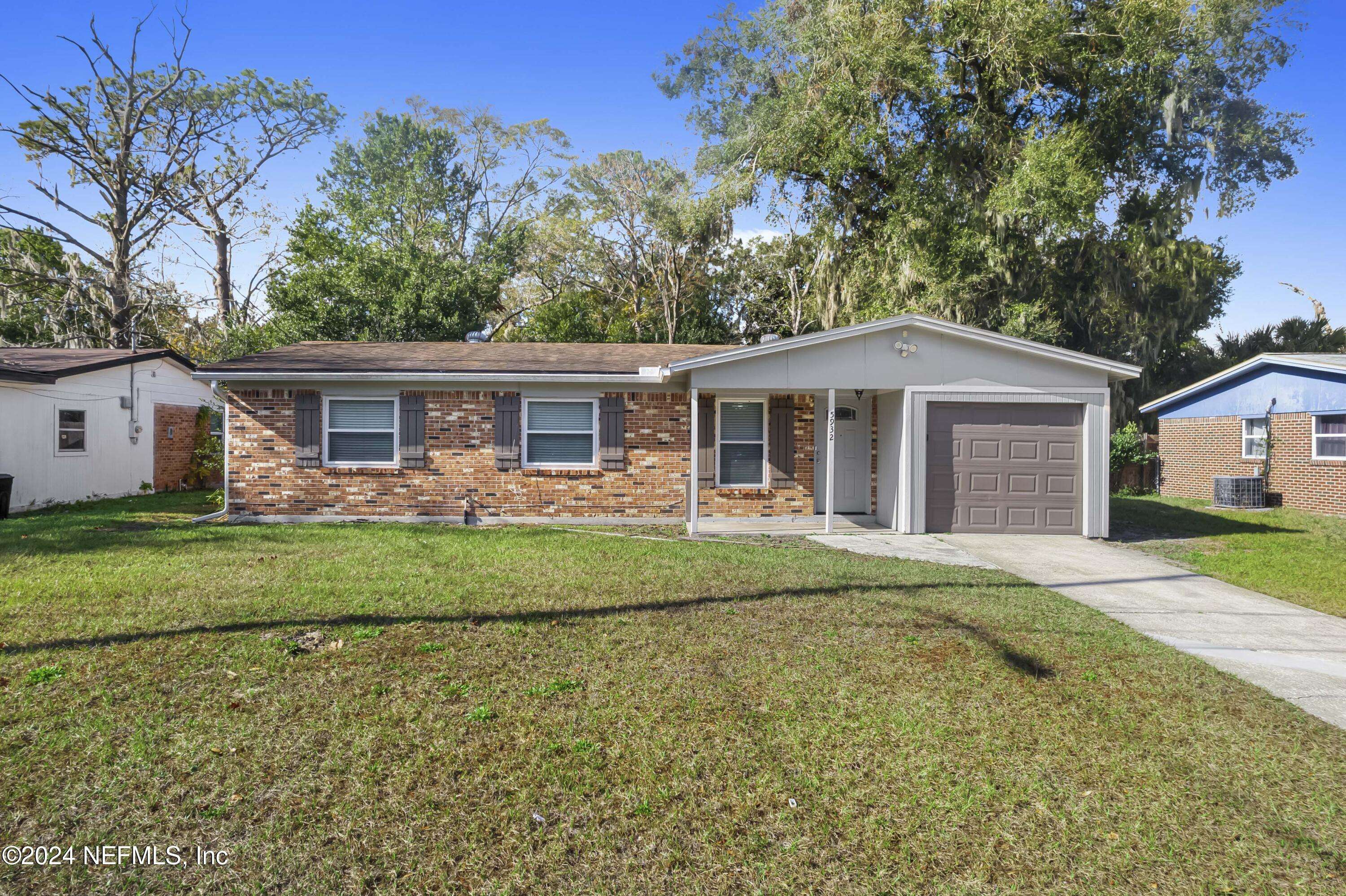 5932 NAUGHTON LN, Jacksonville, FL 32244