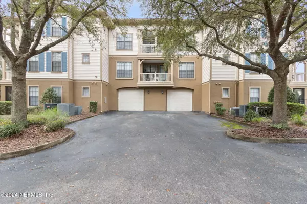 Jacksonville, FL 32258,12700 BARTRAM PARK BLVD #215 W/GARAGE