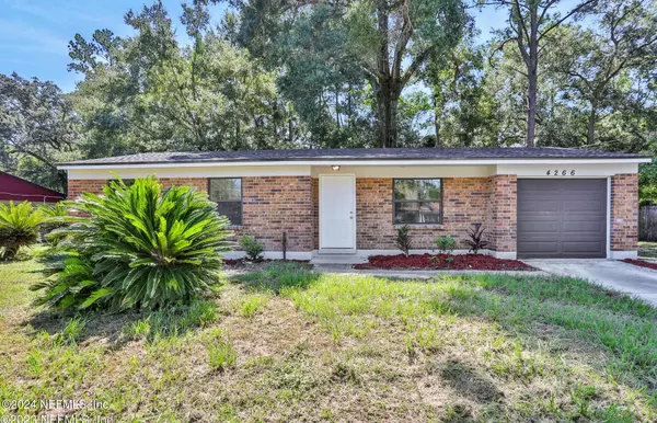 4266 KEY ADAM DR, Jacksonville, FL 32218