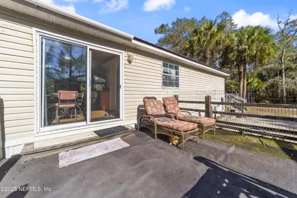 Interlachen, FL 32148,950 COUSINTOWN RD