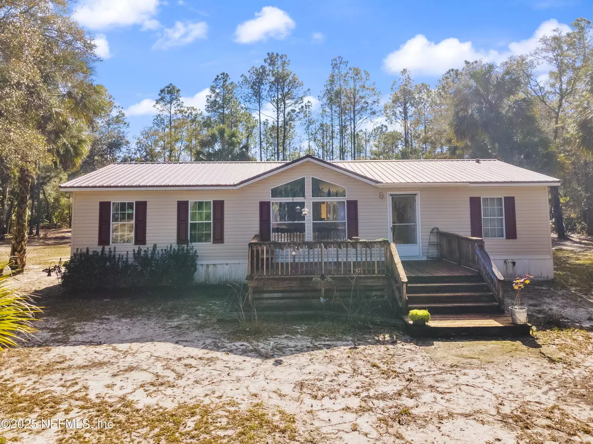 Interlachen, FL 32148,950 COUSINTOWN RD