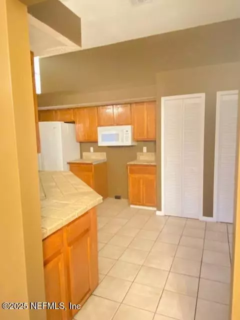 Jacksonville, FL 32210,7932 WINTERWOOD CIR N