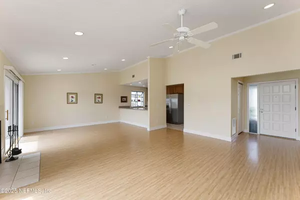 Ponte Vedra Beach, FL 32082,2446 LORRAINE CT N