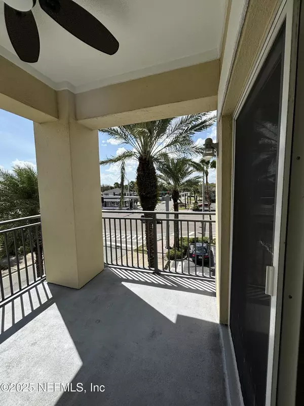 Jacksonville Beach, FL 32250,525 3RD ST #301