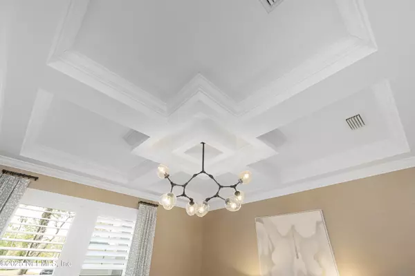 Ponte Vedra Beach, FL 32082,264 N ROSCOE BLVD