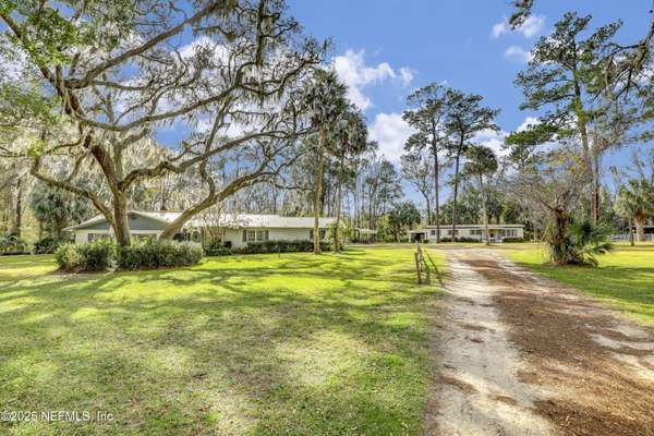 114 WHISPERING WINDS RD, Palatka, FL 32177