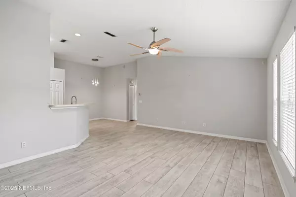 Jacksonville Beach, FL 32250,17 JARDIN DE MER PL #17