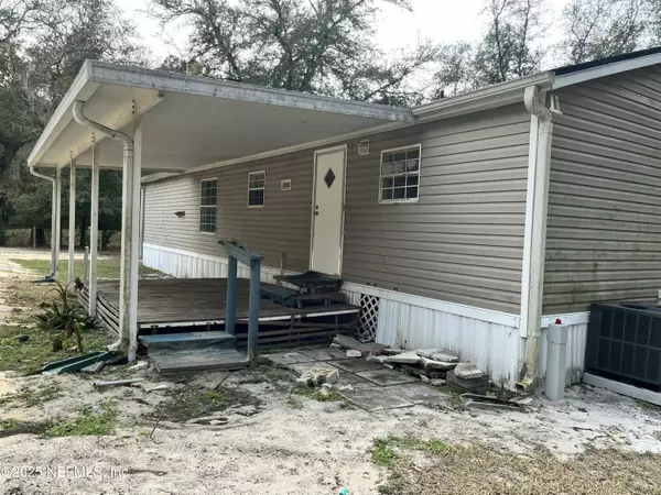 Satsuma, FL 32189,102 JULIA PL