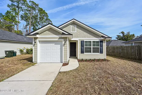 138 S HIGHLAND AVE, Green Cove Springs, FL 32043