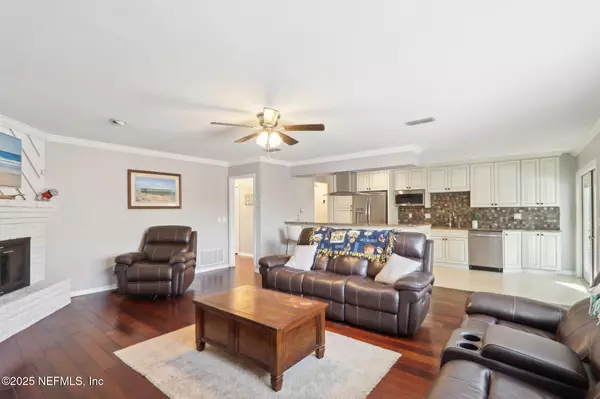 Jacksonville, FL 32223,12213 GOVERNORS DR E