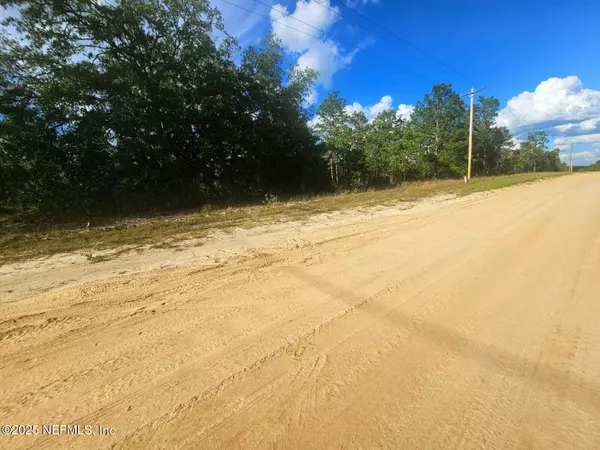 Interlachen, FL 32148,1302 MAIN ST