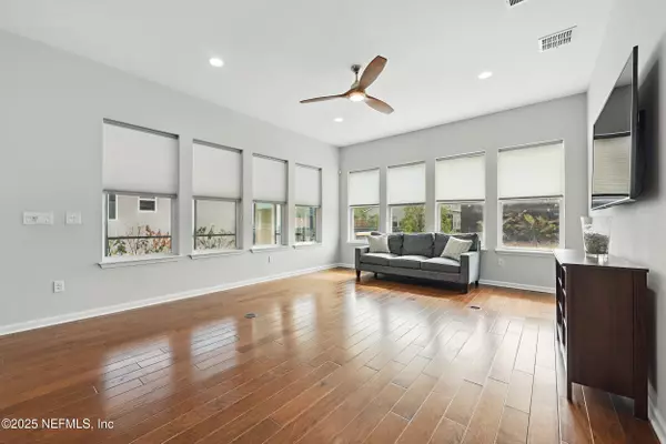 Jacksonville, FL 32081,52 DYER CT