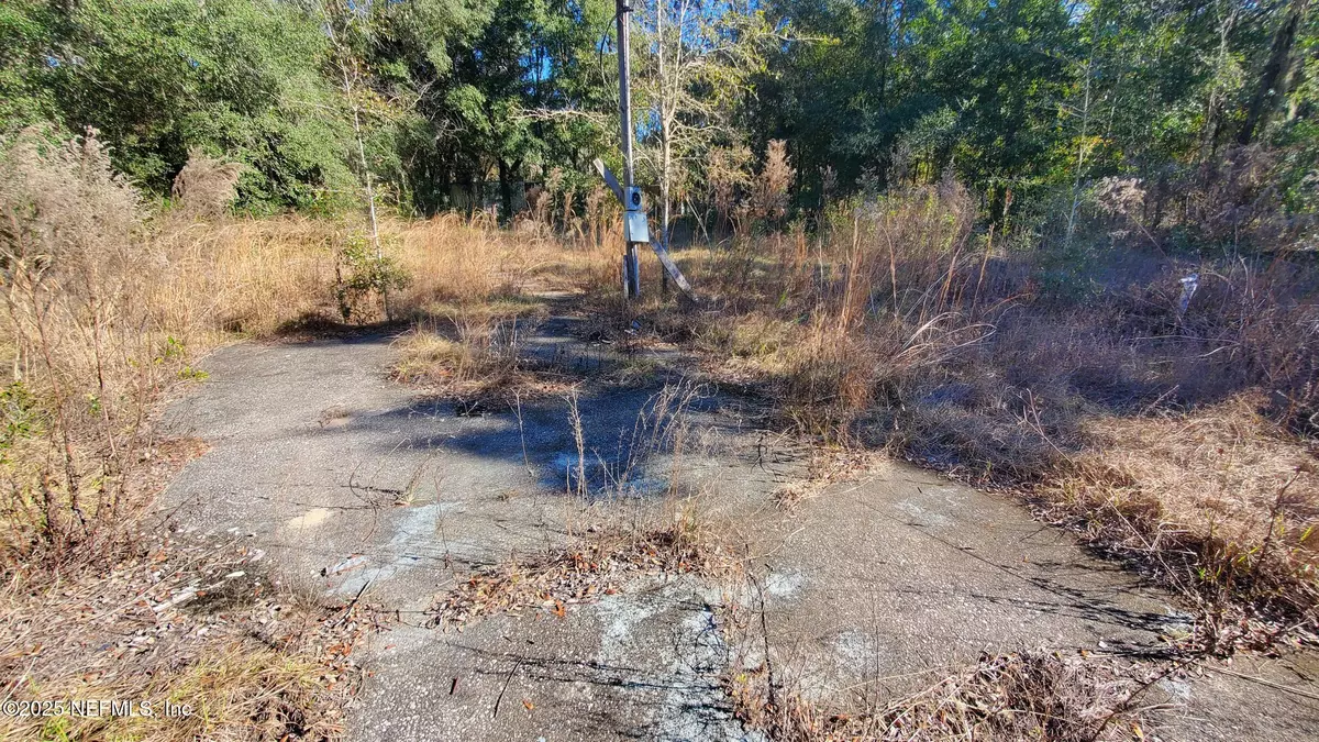 Interlachen, FL 32148,602 SHAPPELL AVE