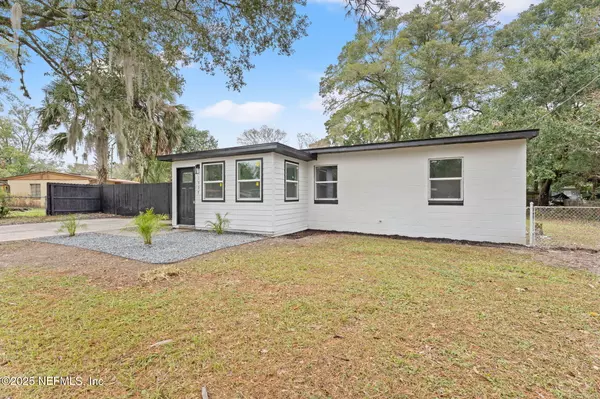 1537 KING ARTHUR RD, Jacksonville, FL 32211