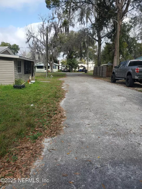 Starke, FL 32091,201 ALVAREZ ST