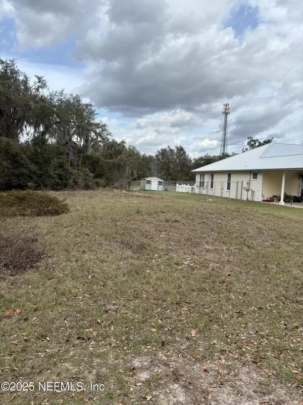 Welaka, FL 32193,220 OAK RIDGE DR