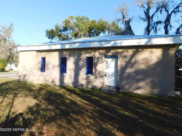 323 M L KING DR, Macclenny, FL 32063