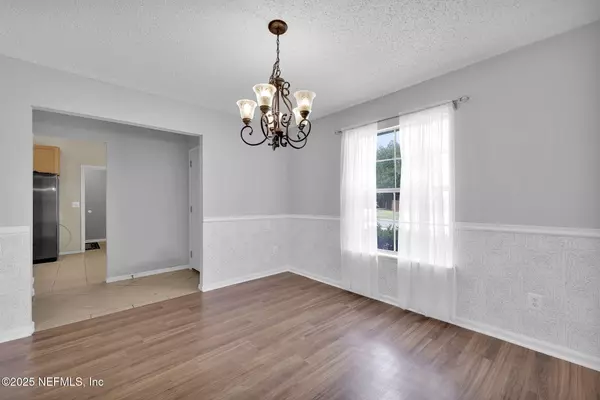 13940 CRESTWICK DR W Jacksonville, FL 32218