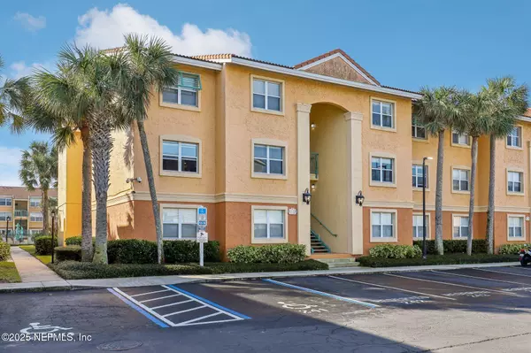Jacksonville Beach, FL 32250,200 LAGUNA VILLAS BLVD #C21