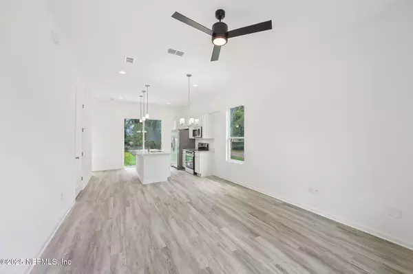 Jacksonville, FL 32218,11094 PINE ST