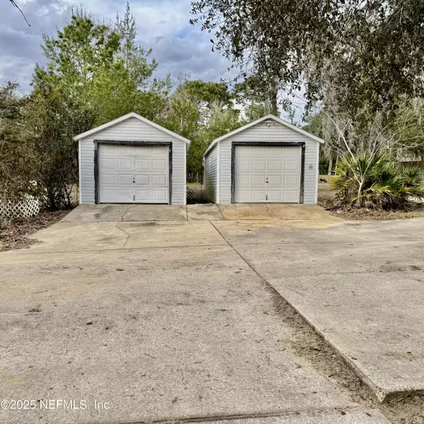 Interlachen, FL 32148,102 ATHENS ST