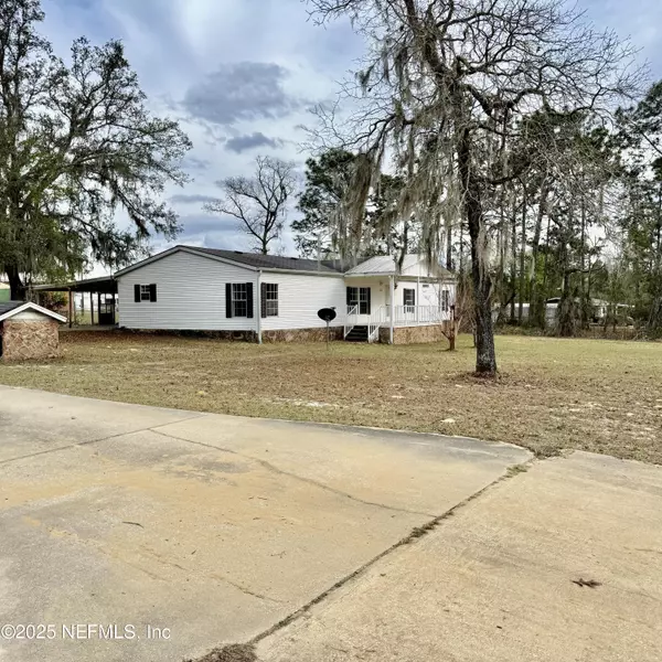 Interlachen, FL 32148,102 ATHENS ST