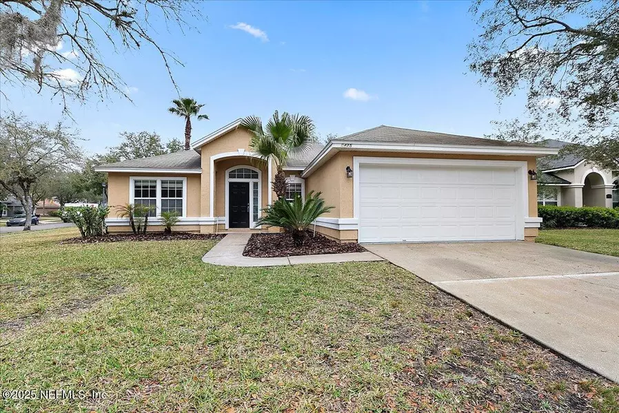 6425 GINNIE SPRINGS RD, Jacksonville, FL 32258