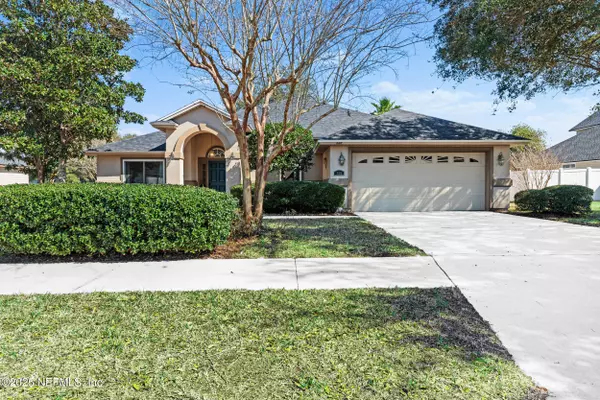 Jacksonville, FL 32220,388 MARTIN LAKES DR W