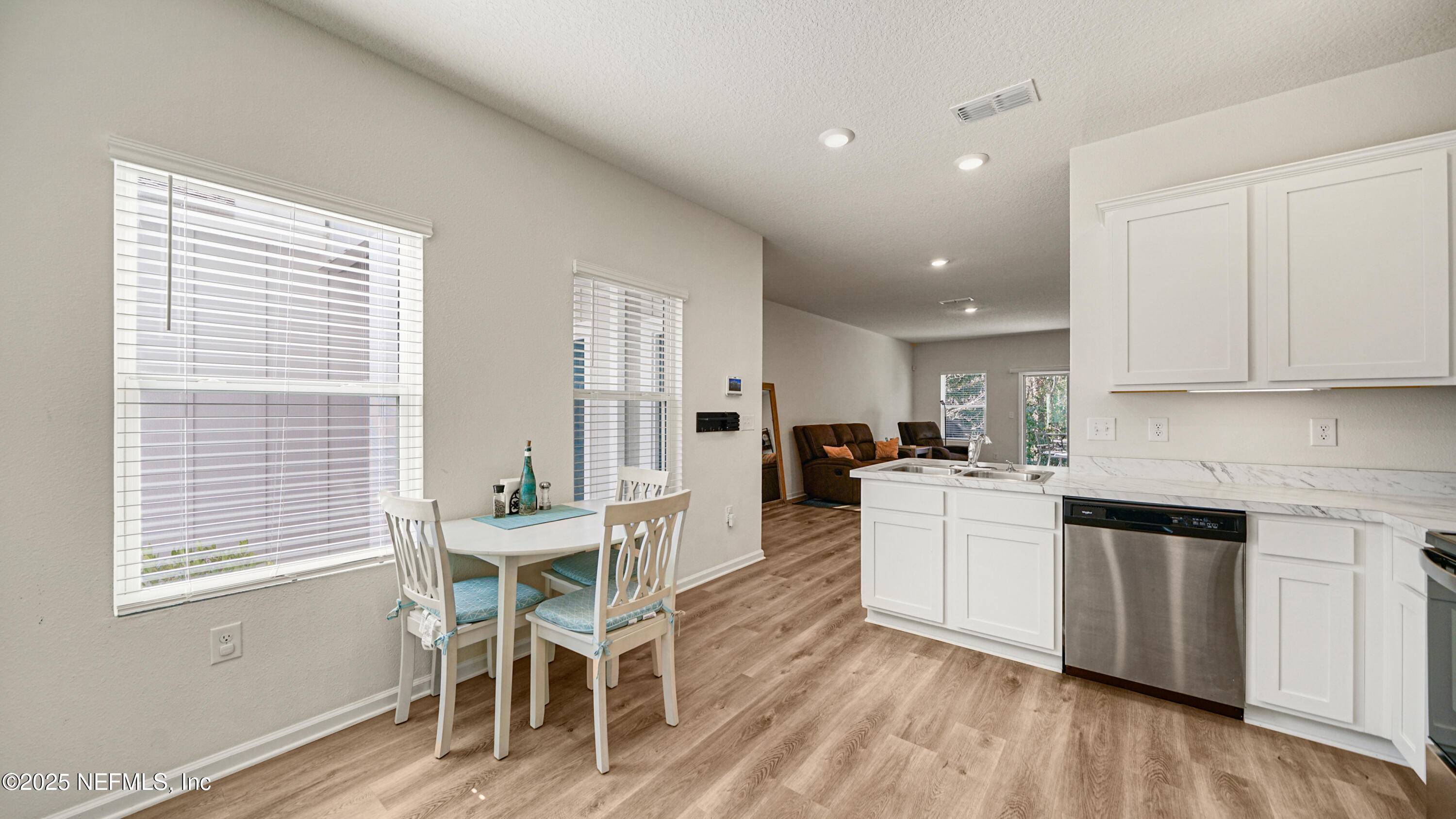 Jacksonville, FL 32216,332 PISTACHIO PL