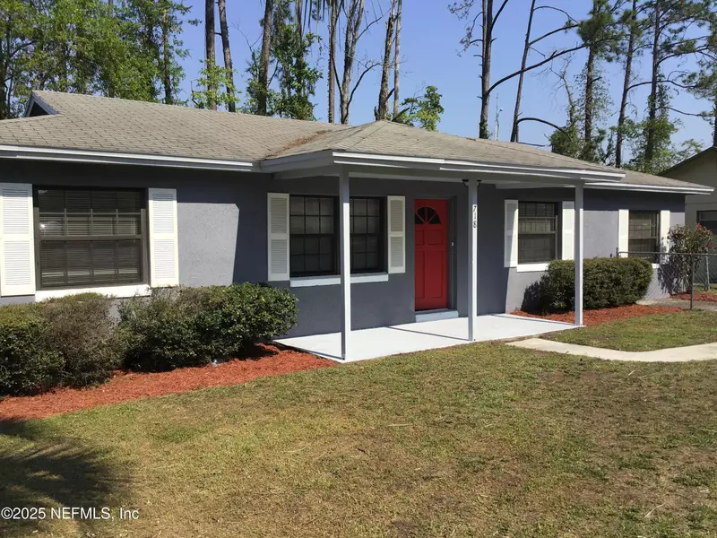 718 PERRYMAN LN W, Jacksonville, FL 32221