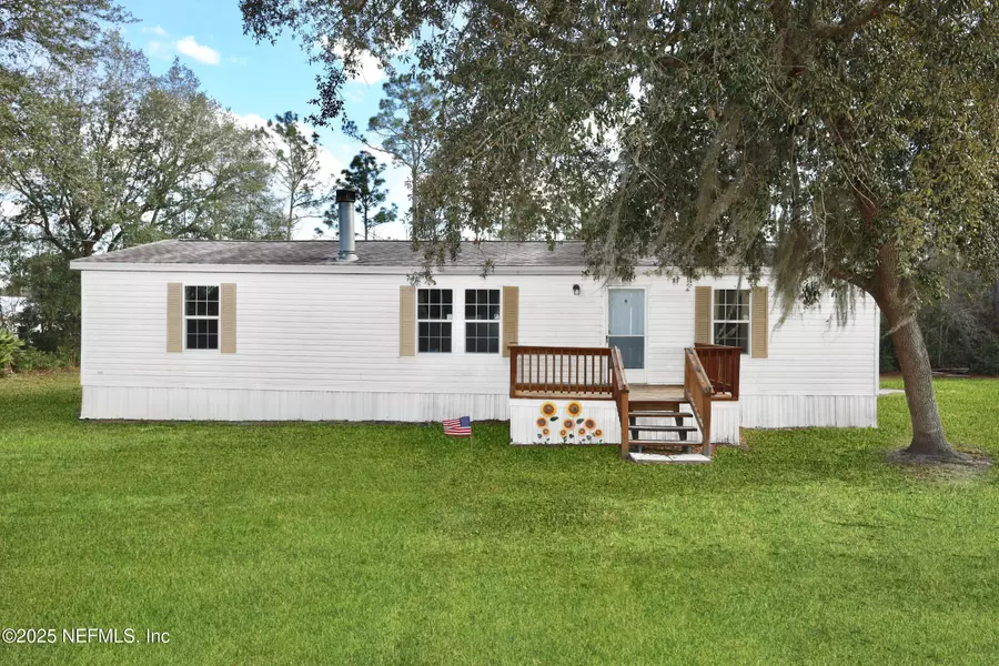 10306 TIMBER TRACE DR, Glen St. Mary, FL 32040