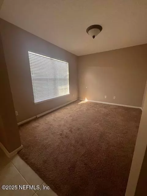 Jacksonville, FL 32218,695 SID DR