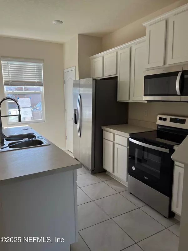 Orange Park, FL 32065,660 YELLOW OAKS LN