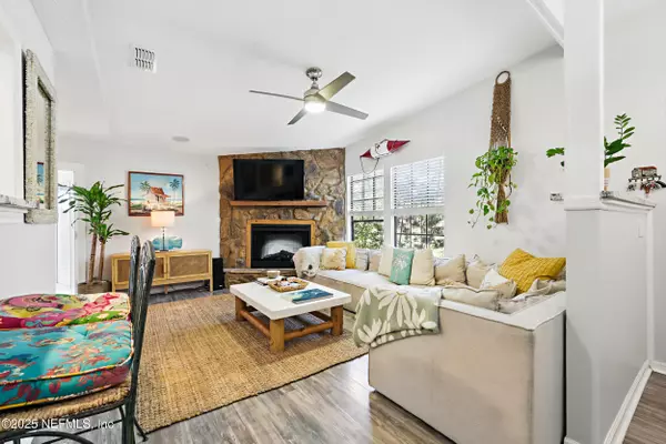 Jacksonville Beach, FL 32250,1007 19TH ST N