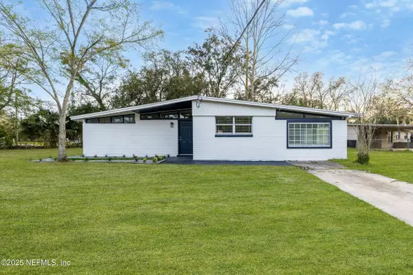 6904 ARQUES RD, Jacksonville, FL 32205