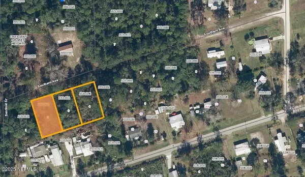 203 SOUTHERN AVE, Crescent City, FL 32112