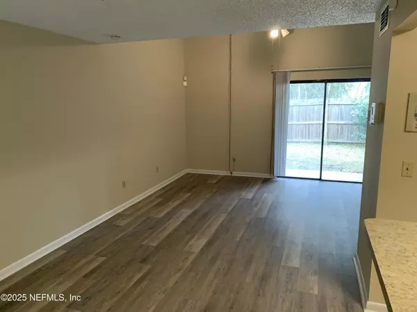Jacksonville, FL 32244,5473 PINEHAVEN CT