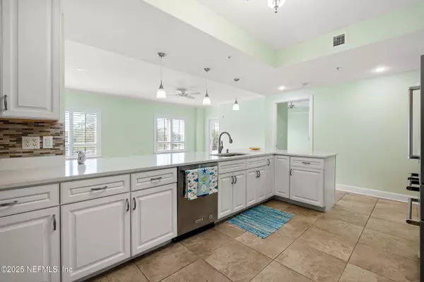 Jacksonville Beach, FL 32250,525 3RD ST N #303