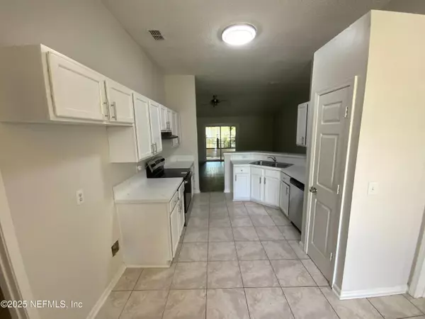 Jacksonville, FL 32223,11283 FINCHLEY LN