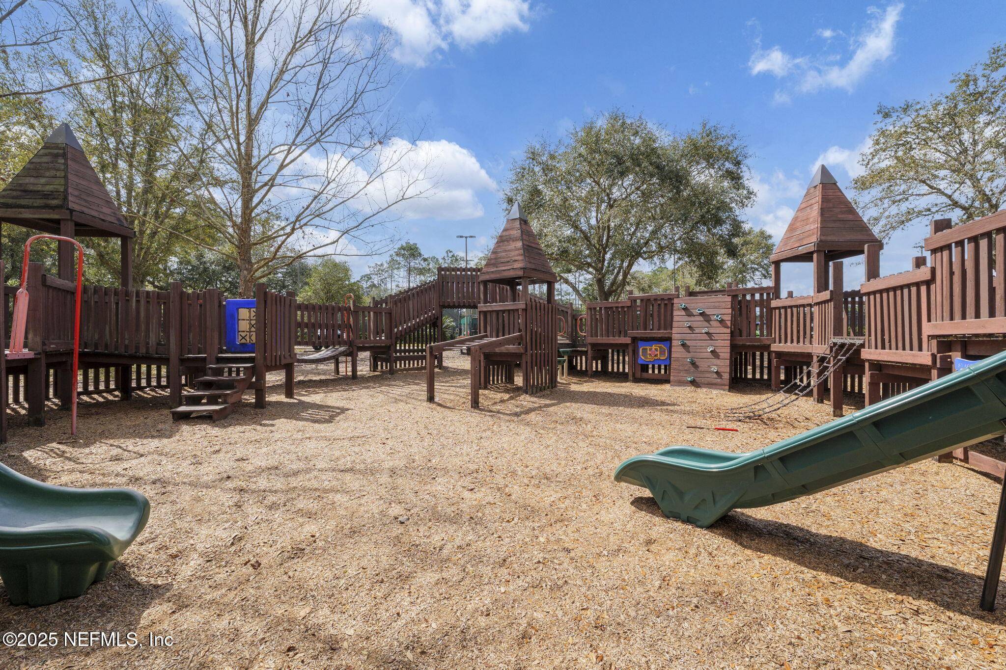930 EAGLE POINT DR, St. Augustine, FL 32092