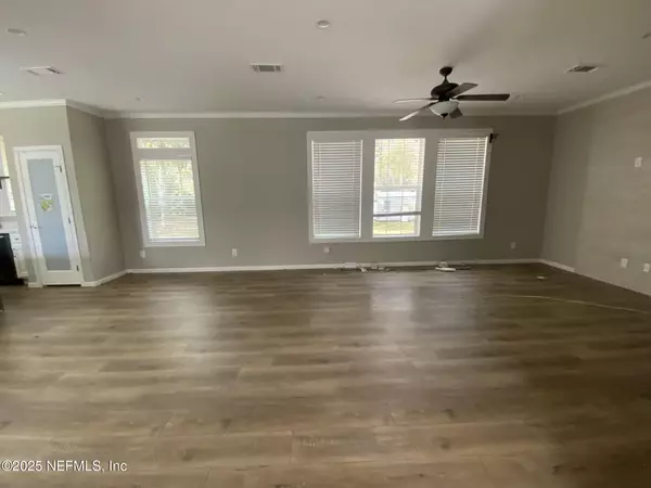 Welaka, FL 32193,460 NORTH ST
