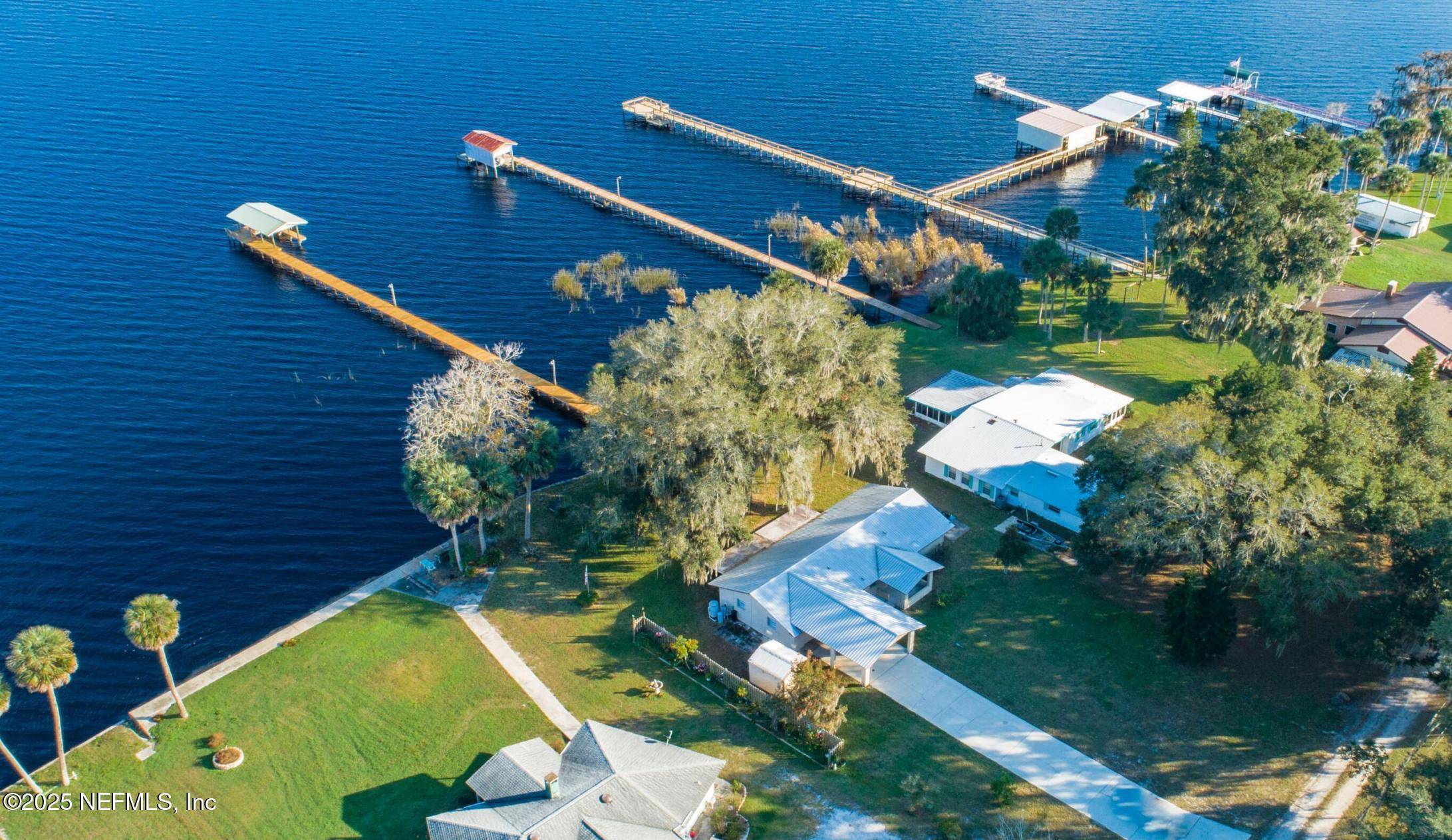 102 N SHORE LN, Crescent City, FL 32112