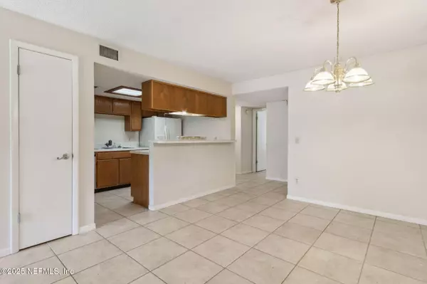 Jacksonville, FL 32244,5674 PINEHILL LN