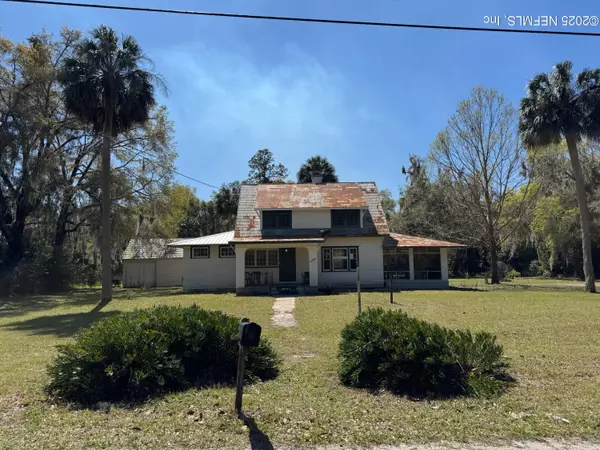 171 CENTRAL AVE, San Mateo, FL 32187