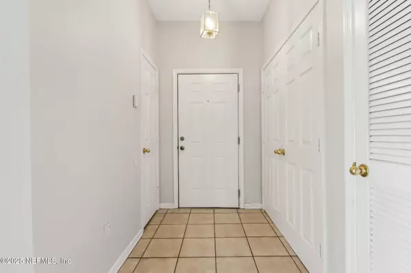 Jacksonville, FL 32256,10550 BAYMEADOWS RD #728