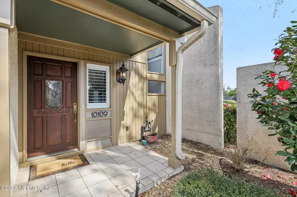 Jacksonville, FL 32256,10109 LEISURE LANE S #5