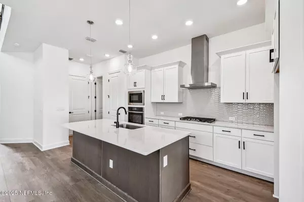 Jacksonville, FL 32256,11529 CATALYST RD