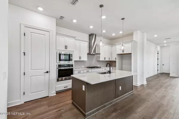 Jacksonville, FL 32256,11529 CATALYST RD