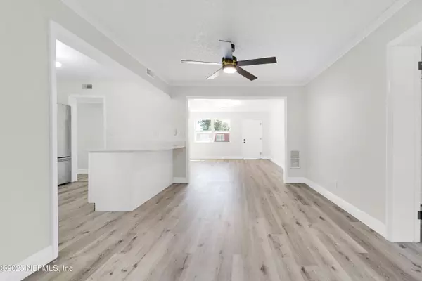 Jacksonville, FL 32277,6211 ROUND OAK LN